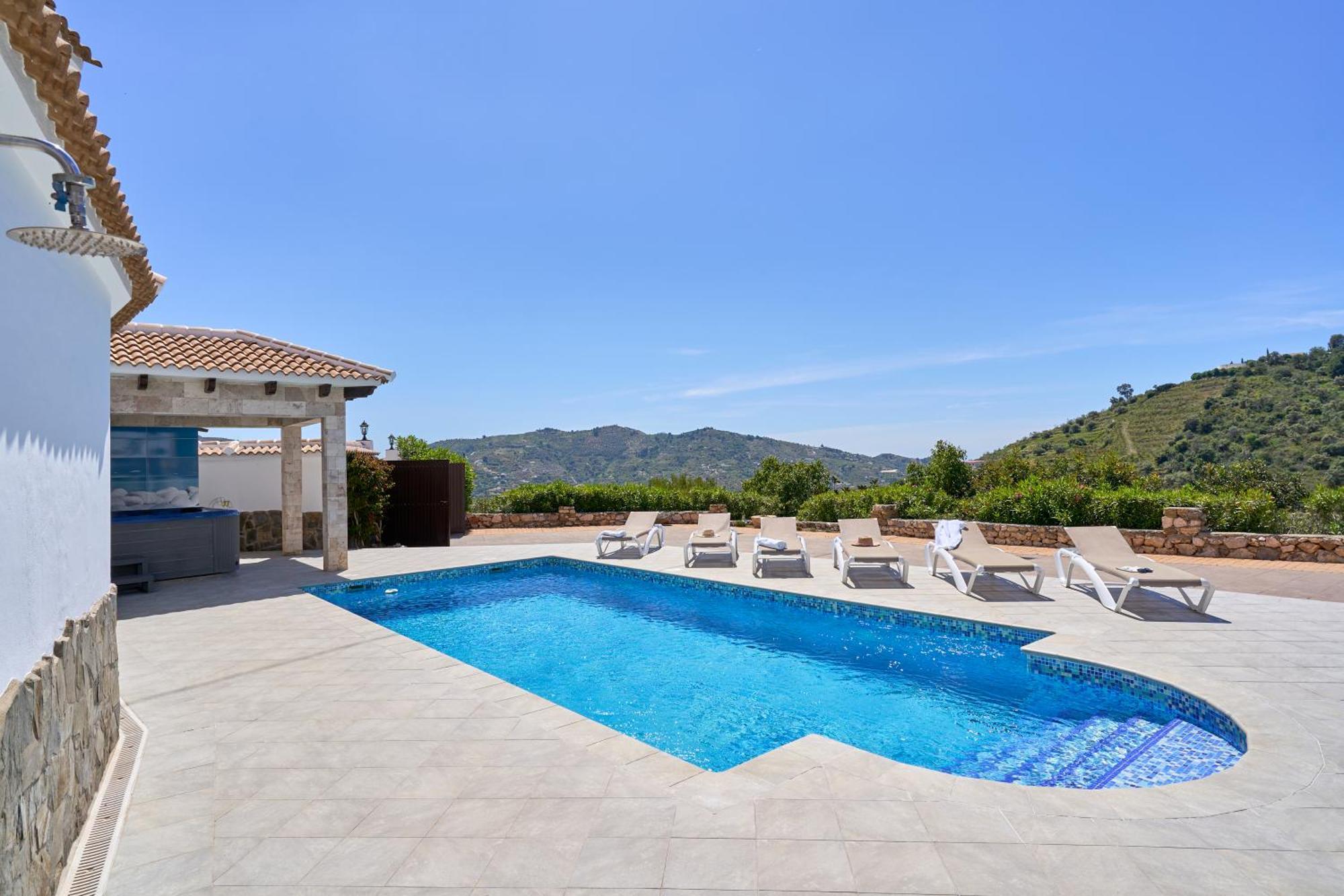Villa Javier En Sayalonga ภายนอก รูปภาพ